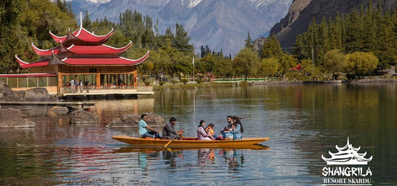 Shangrila Resort & Upper Kachura Lake